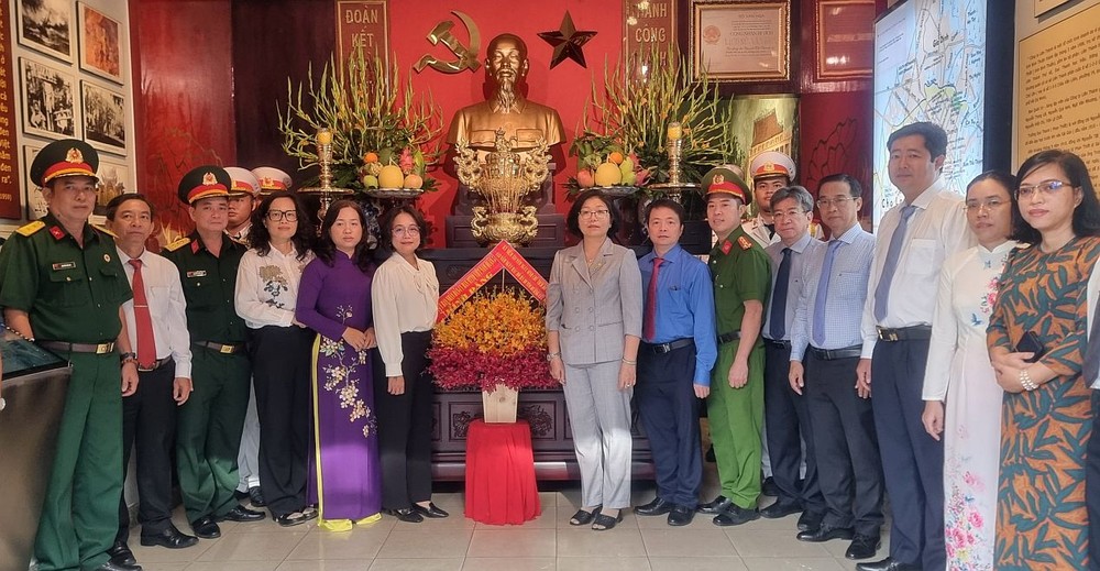 傚法胡伯伯思想与道德榜样