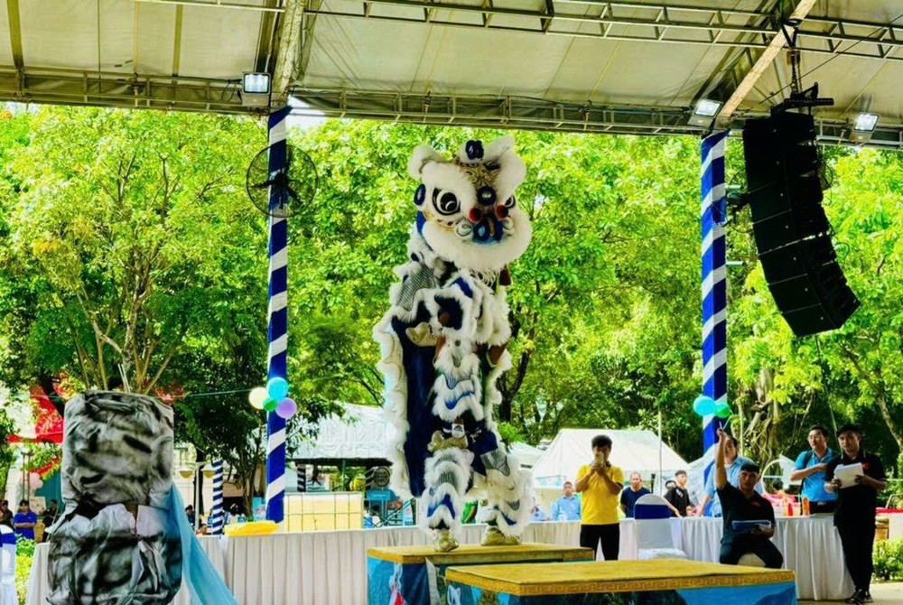 市少儿传统南狮与龙狮联欢比赛