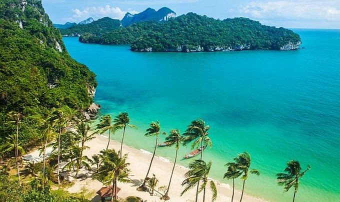 泰国旅游点素叻他尼府苏梅岛一景。（图：互联网）