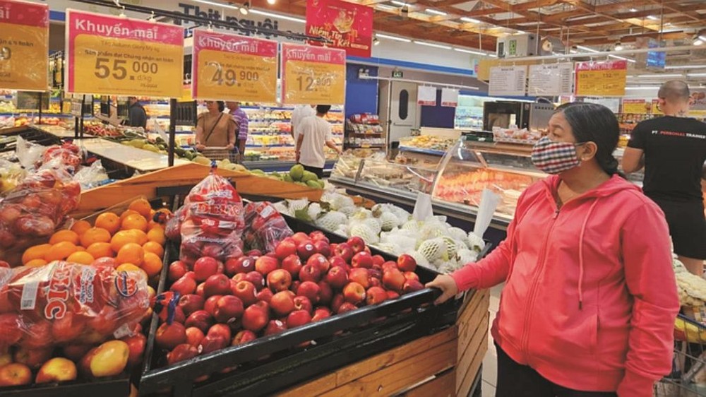 零售商通过平抑物价活动保持商品价格稳定。