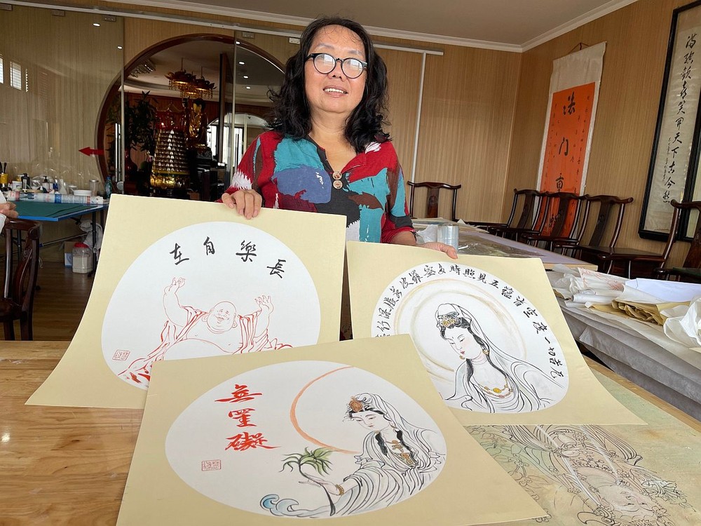 陈嘉慧画家希望可以用自己画的小品佛画帮助弱势群体。