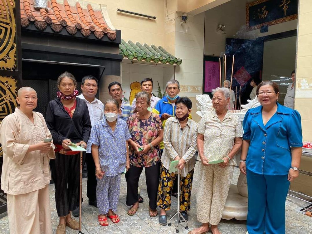 观音精舍关爱贫困户