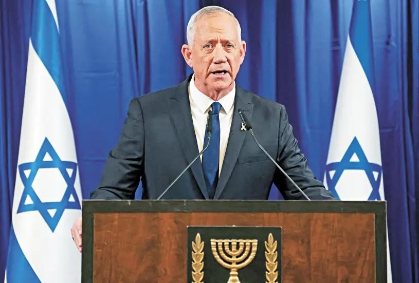 以色列前防长甘茨9日在电视播出的演说中宣布退出战时内阁，并要求提前大选。（图：路透社）