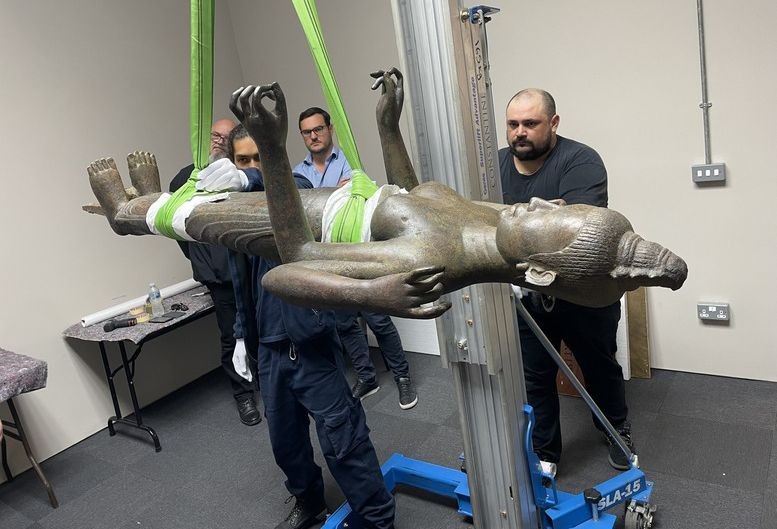 新接收的珍贵杜尔迦女神青铜雕像。（图：越通社）