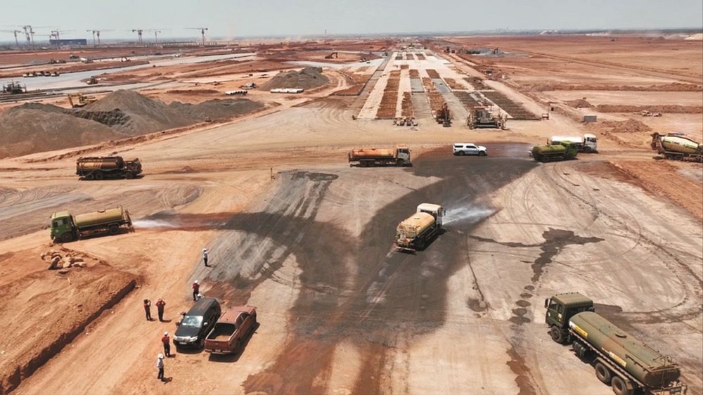 隆城国际机场正在逐渐形成。