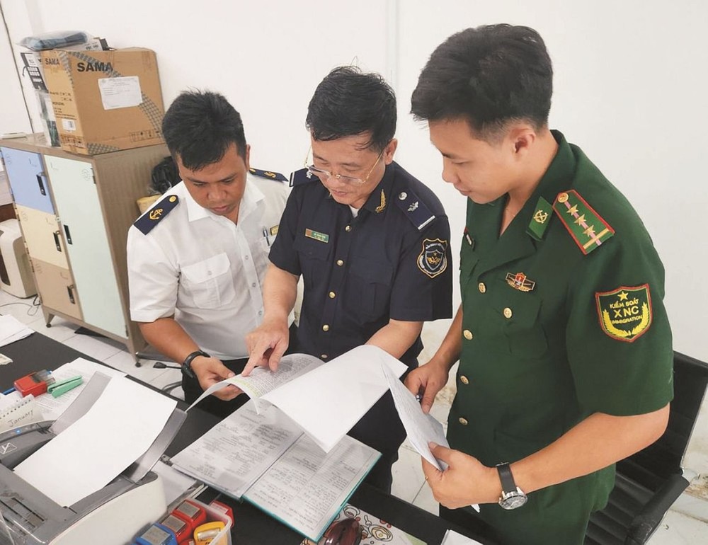 市边防部队与国家管理机关配合办理电子边防手续。