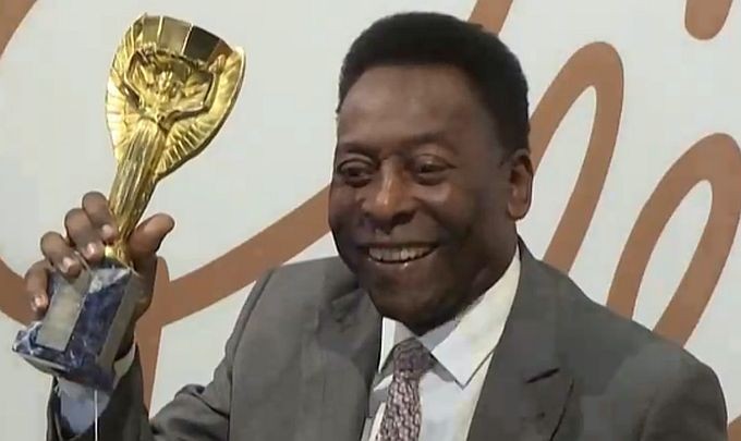 巴西设立“球王贝利日”