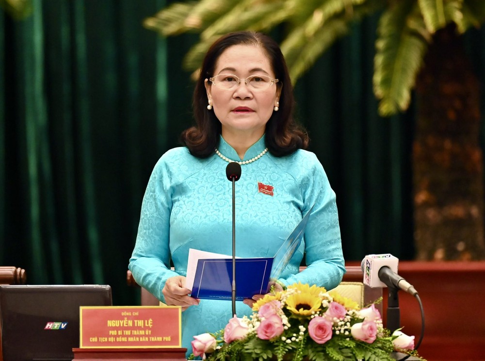 市人民议会主席阮氏丽会上致辞。（图：越勇）