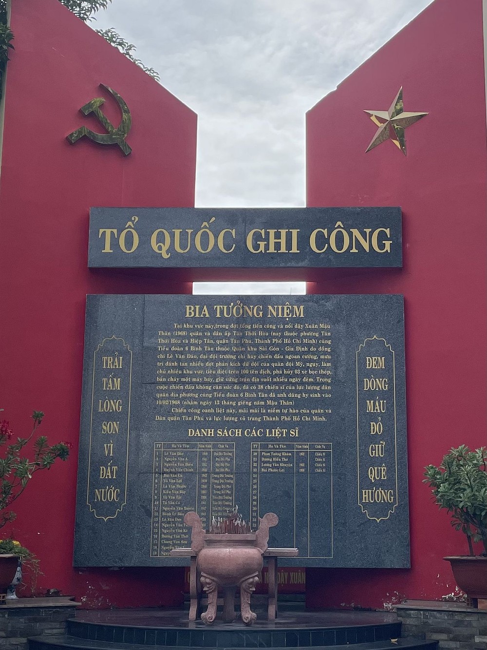 to-quoc-ghi-cong.jpg