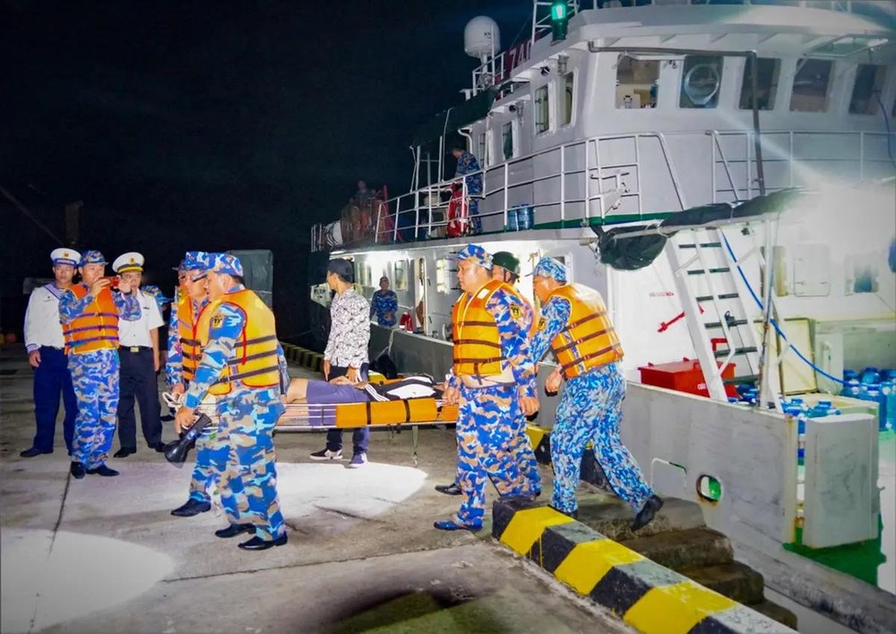 长沙岛医疗站成功急救 1 名船员