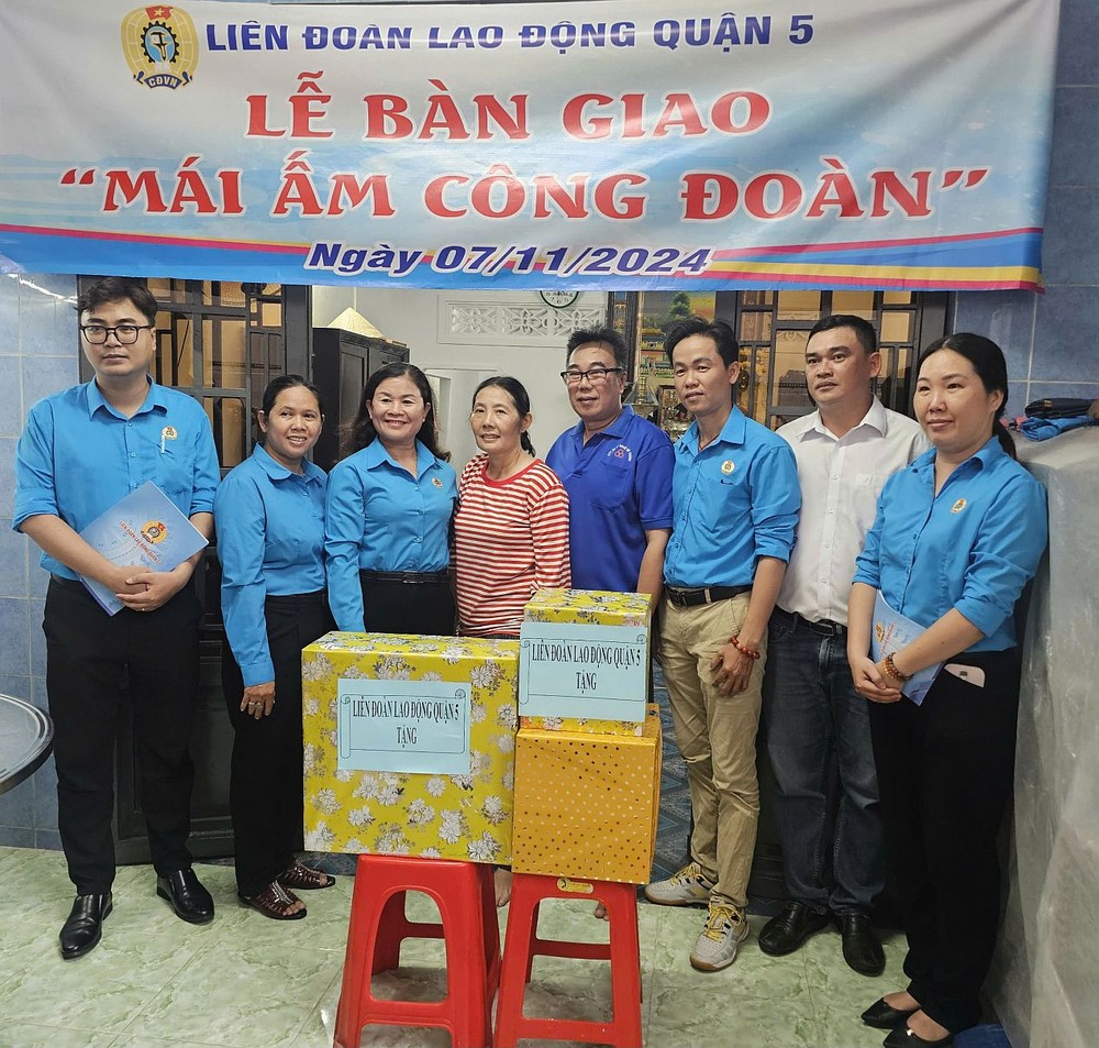 为贫困员工修建温情屋