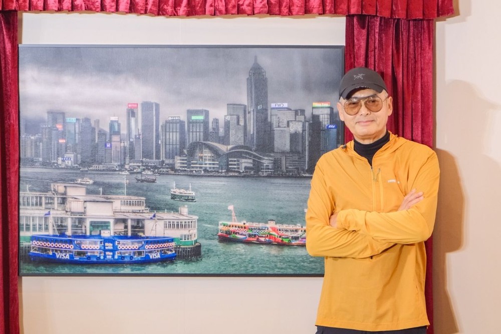 周润发慈善摄影展在香港开幕