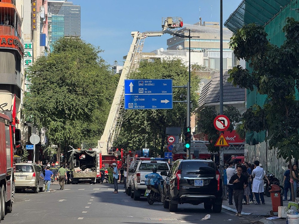 职能力量在现场灭火。