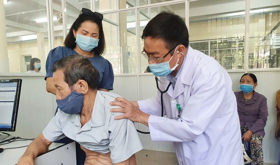 从2025年1月1日起，民众持医保诊病的若干新规定将开始生效。（示意图：互联网）