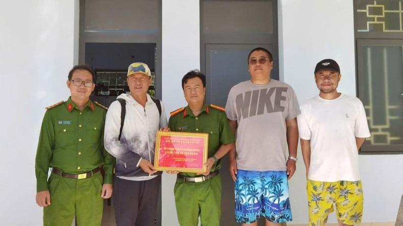 平顺省绥丰县永新乡公安收到中国驻胡志明市总领事馆发来的致谢函。（图：人民报）