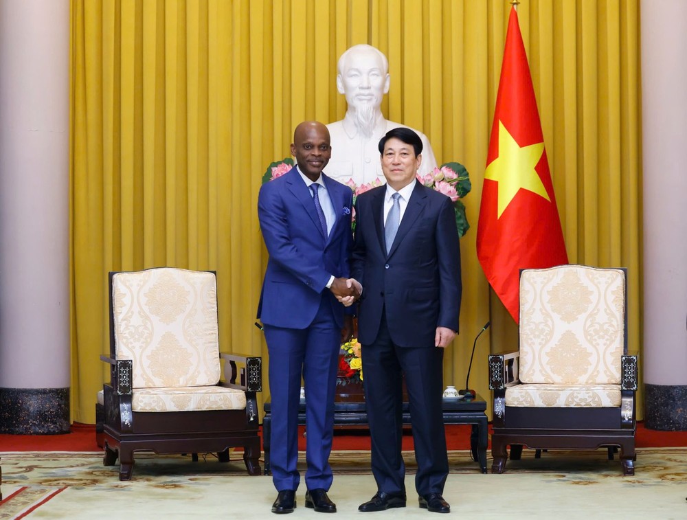 国家主席梁强接见多哥地区侨民事务外交部长