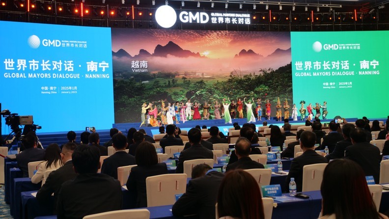 活动上，有关越南等东盟国家的文艺表演节目。