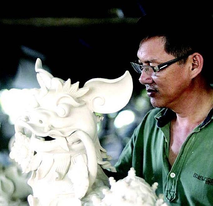 石湾-梅山-那莜陶传承人─冯健烽师傅。