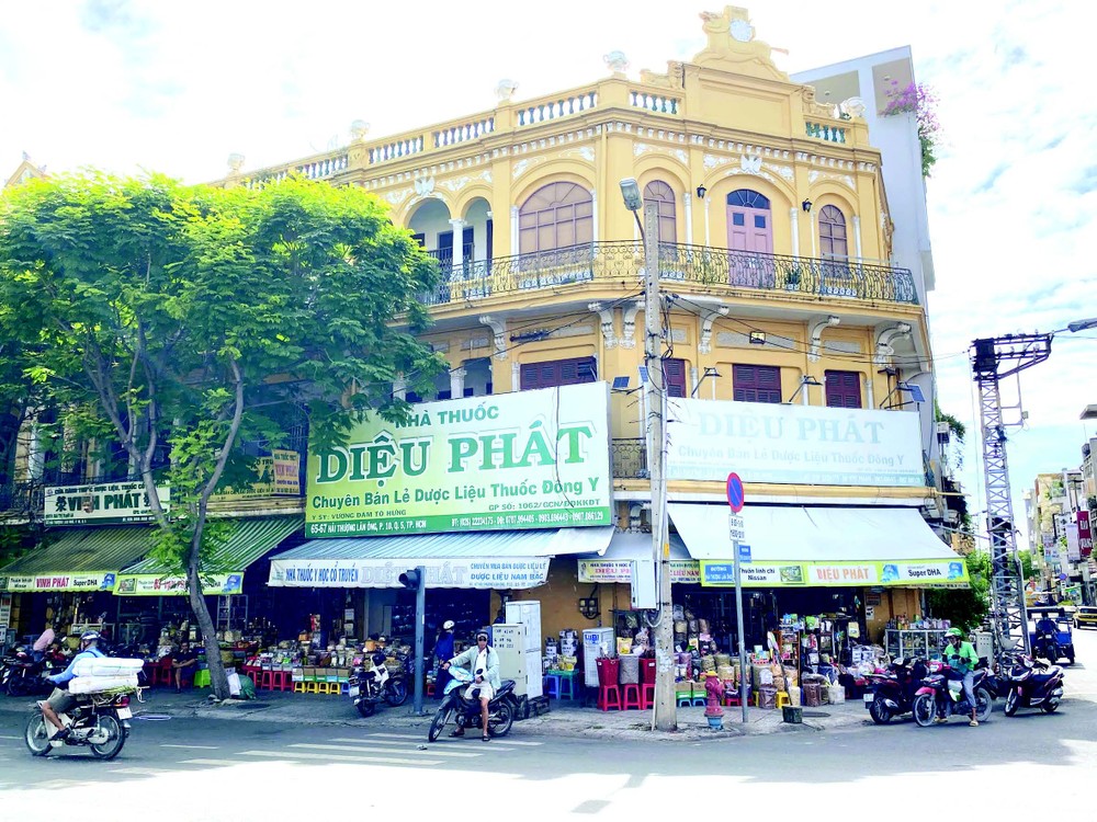 东医街已经成为本市旅游景点之一。