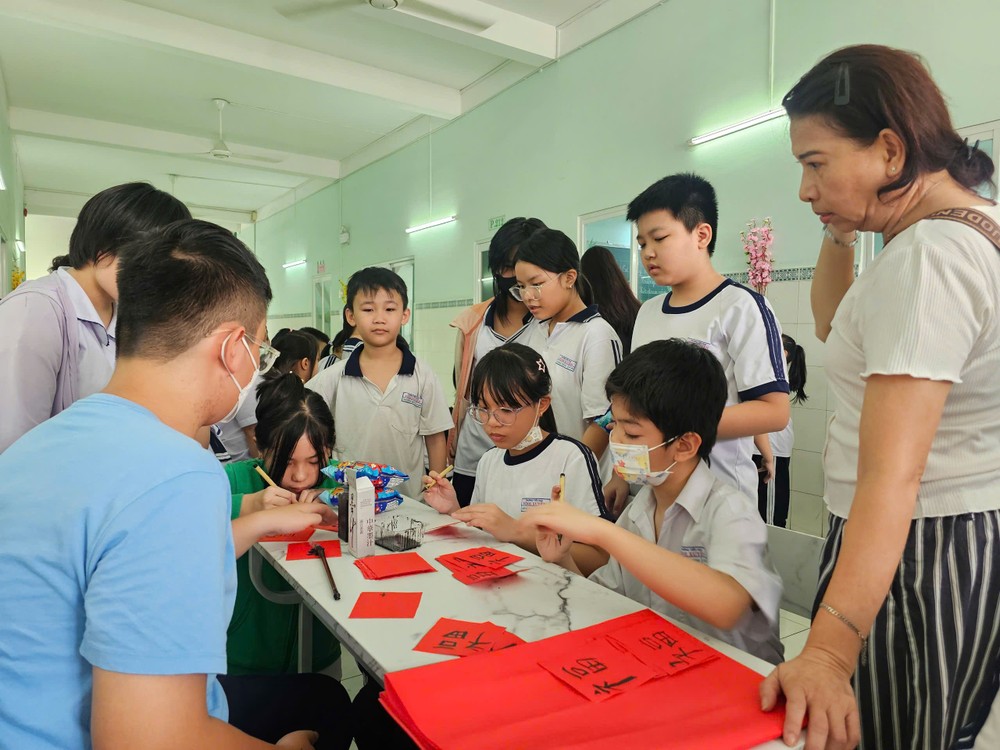 颍川华文中心春节盛会