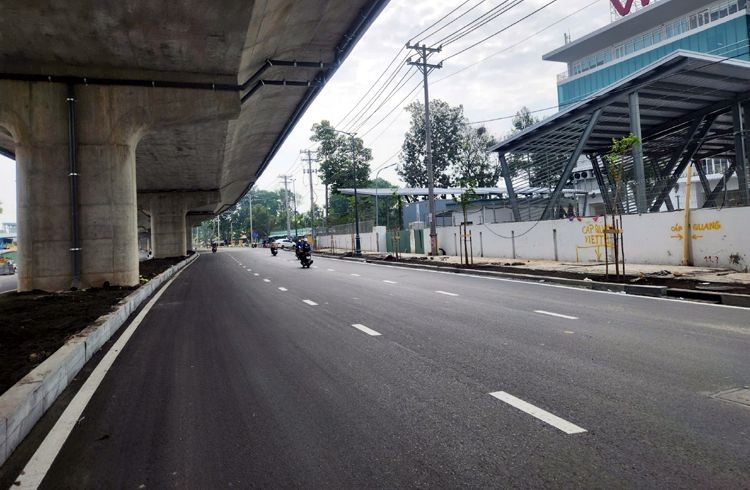 23日中午陈国环街-共和街连接道（第一期）通车。（图：越通社）