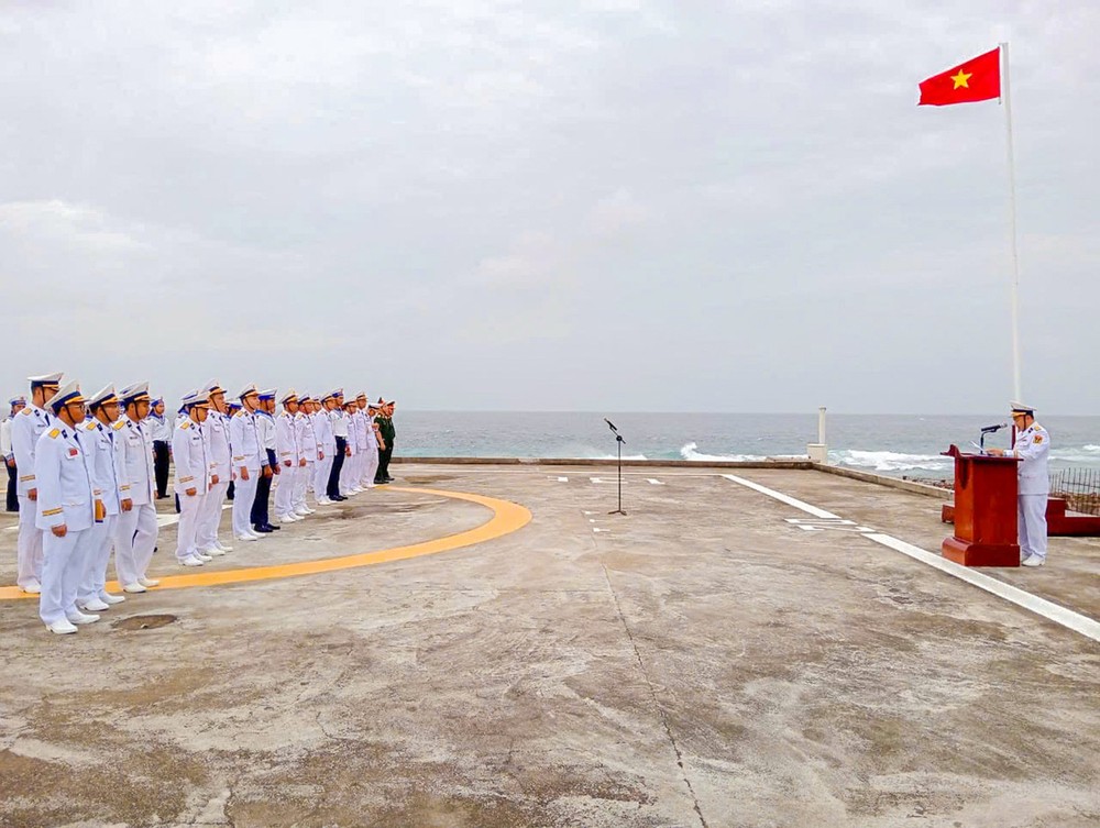 岛上指挥官还将在仪式上宣读国家主席的新年贺信。（图：玉映）