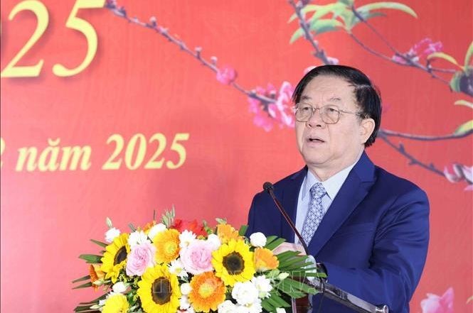 中央宣教与民运部长阮仲义在会上致辞。（图：越通社）