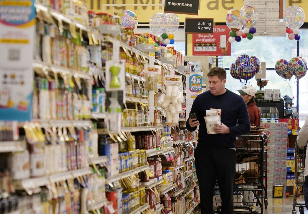 特朗普暂缓对加拿大与墨西哥加征关税。（图：互联网）