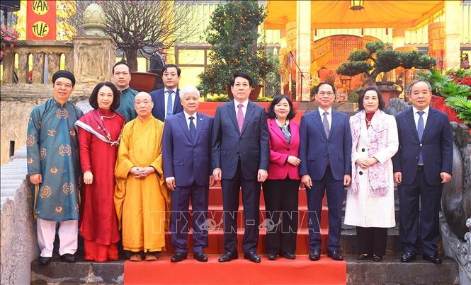 国家主席在升龙皇城主持开春仪式