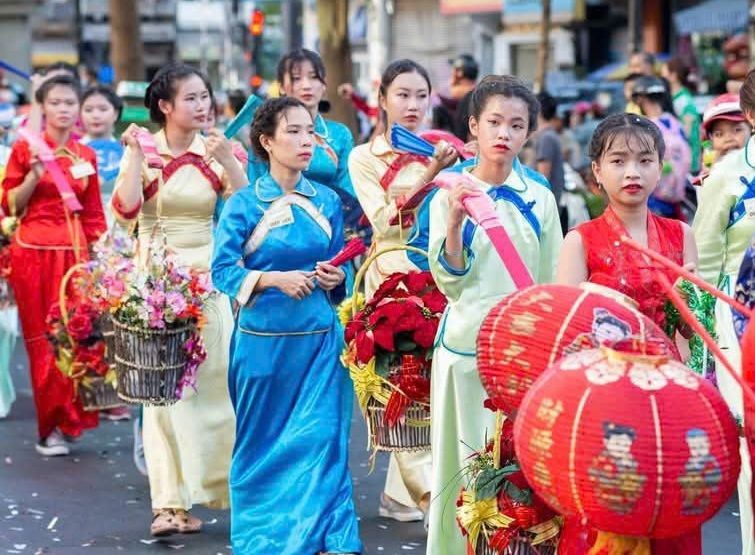 每年元宵节游行活动备受广大民众欢迎。