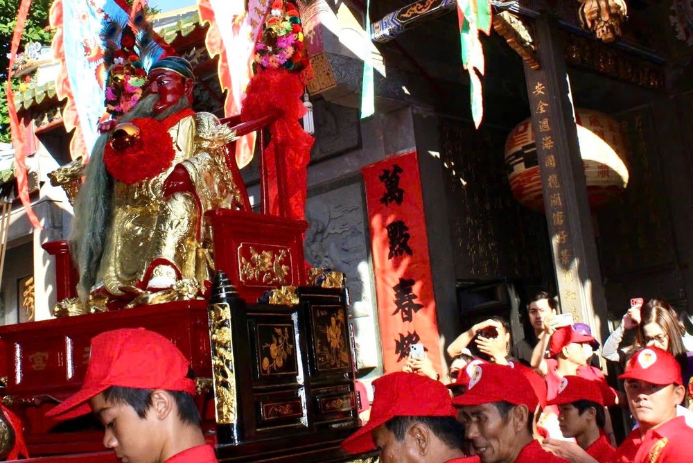 恭迎关圣帝君圣驾巡游。