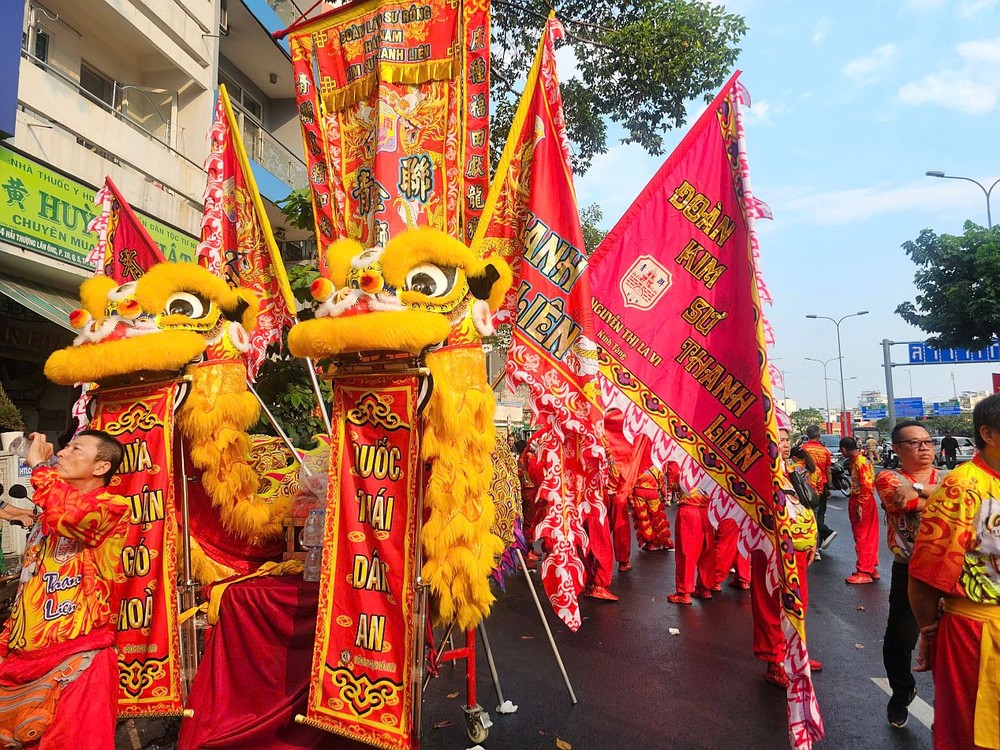 元宵佳节游行活动准备开始