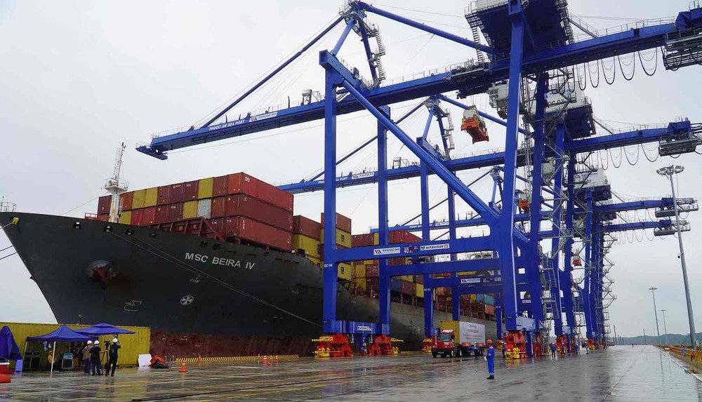 福安港迎接首艘货轮靠泊