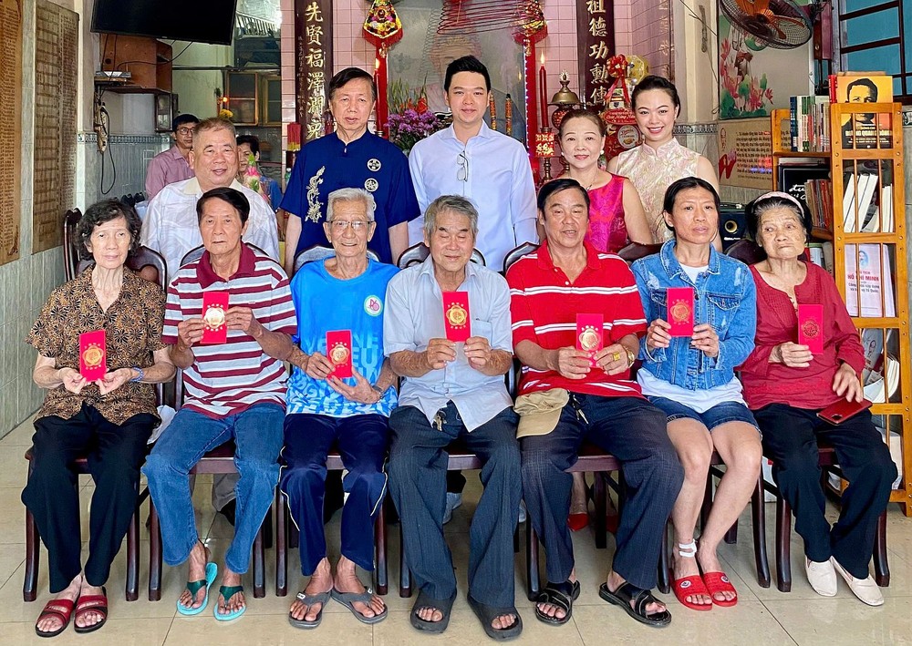 邓氏宗祠发扬慎终追远与敬老精神