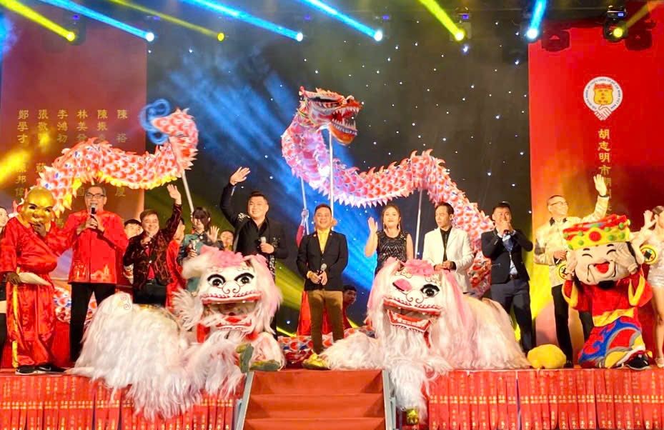 融合经典与现代、歌舞与龙狮艺术的视听盛宴是广大观众的期待。