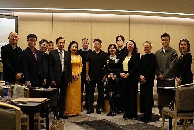 VFDA代表团与圆桌会议嘉宾。