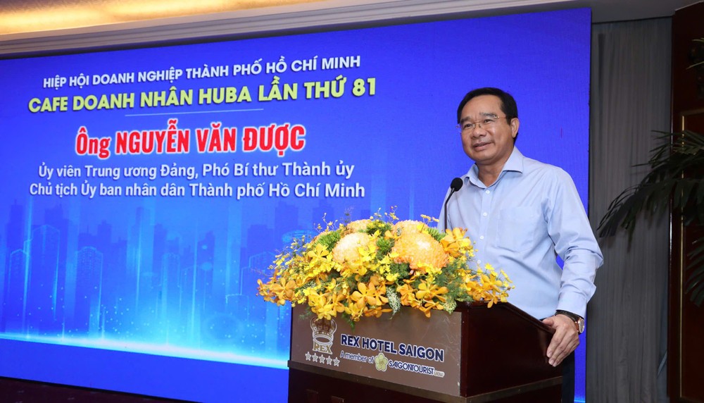 市人委会主席阮文得在活动上致辞。（图：蓝江）