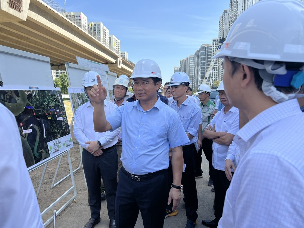 市人委会主席要求各地方本月内彻底移交场地