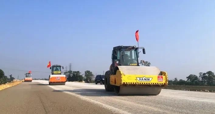 北南高速公路东部成分项目建设正在加速推进，预计将于于下月底通车。（图：越雄）