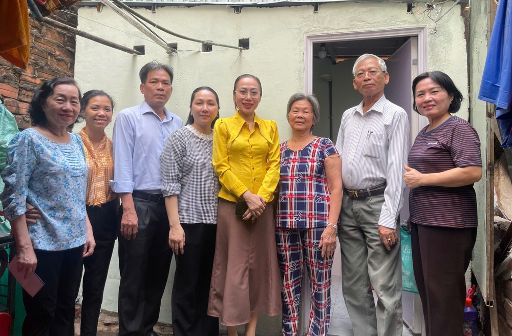 协助贫困户改善生活