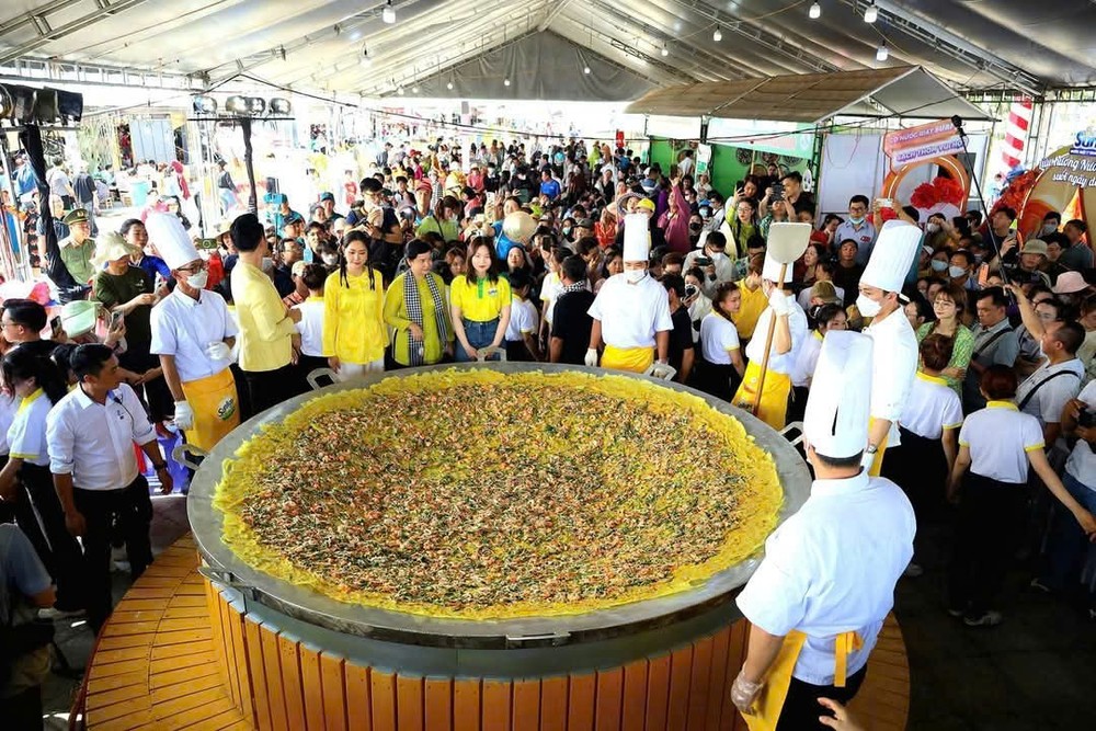 图为第十一次南部民间糕点盛会一隅。