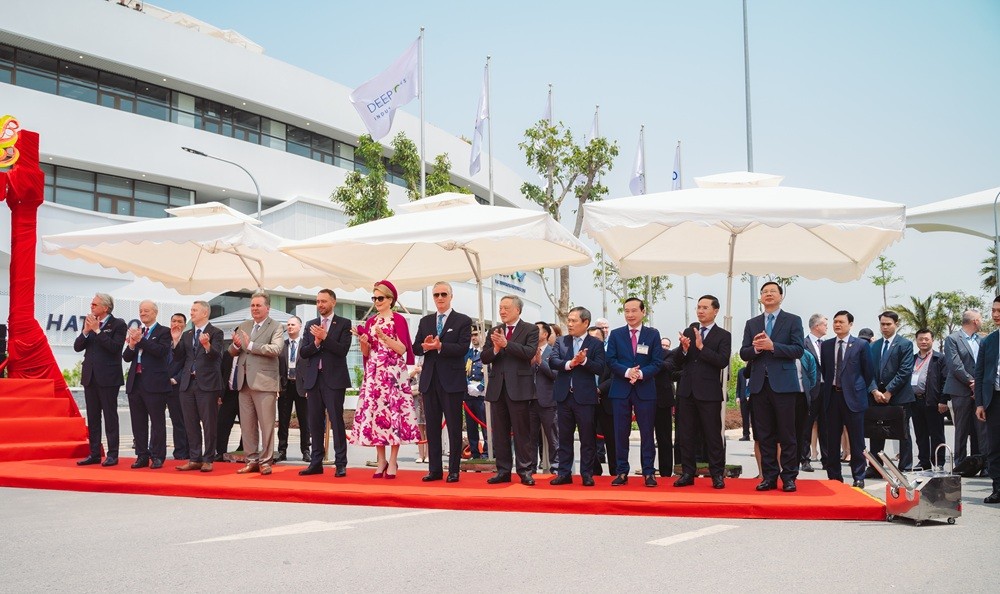 比利时国王出席北前锋工业区劳务办公楼落成仪式