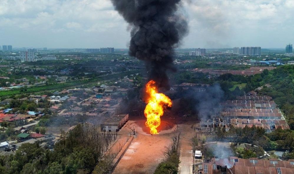 这是4月1日在马来西亚雪兰莪州拍摄的火灾现场。（图：新华社）