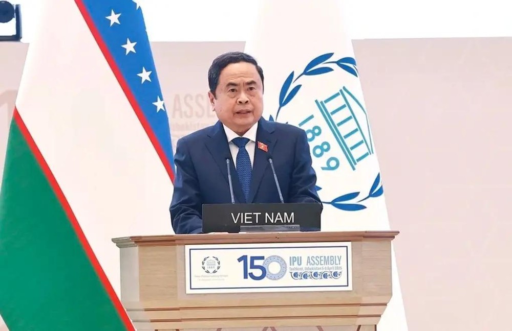 越南国会主席陈青敏在 IPU-150高级全体会议上发表讲话。（图：越通社）