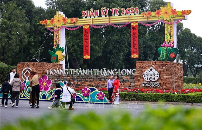  新春的升龙皇城游客如织。