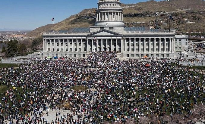 美国盐湖城爆发的抗议活动。（图：互联网）