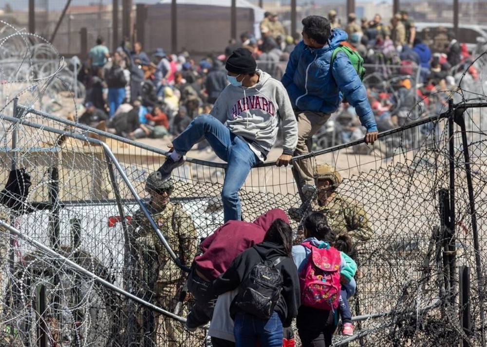 非法越境的移民。（示意图：互联网）