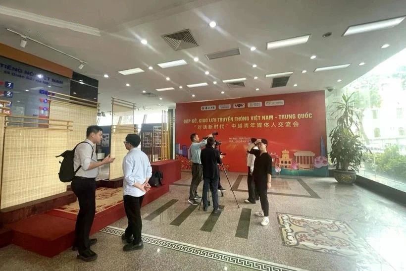 ”对话新时代“越中媒体人交流会在河内举行。（图：VOV）