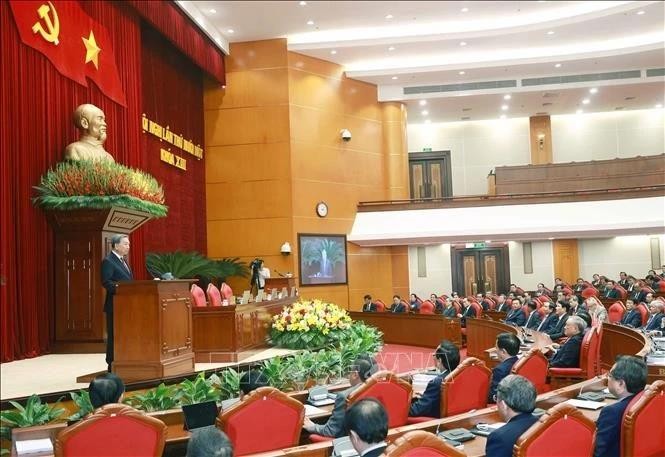 党中央总书记苏林发表总结讲话。（图：越通社）