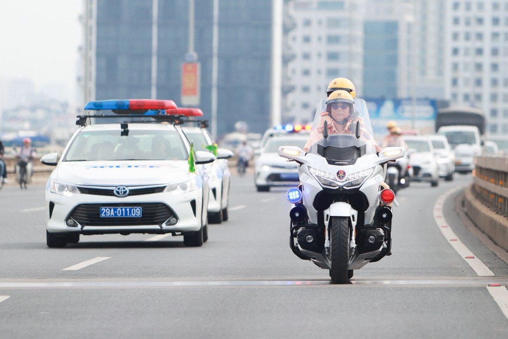 河内实施交通管制为国际访越团服务。（图：红光）